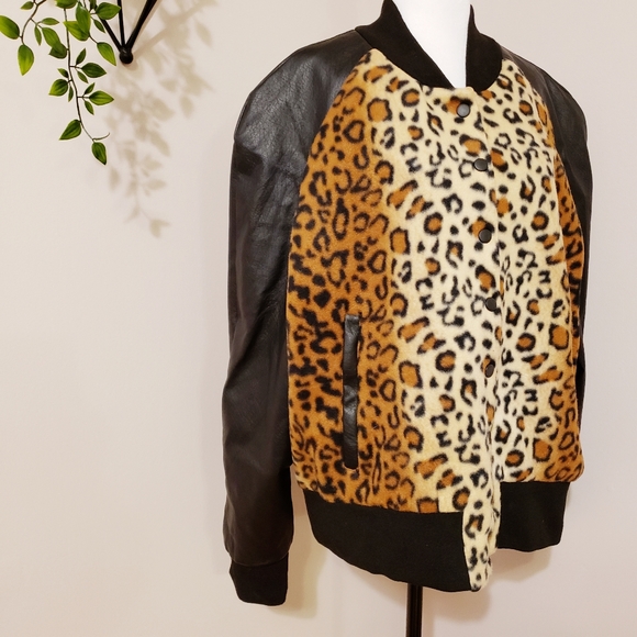 FUZZY LEOPARD BOMBER JACKET - Picture 1 of 8